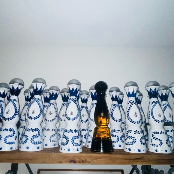 Clase Azul Reposado Tequila -Empty 750ml Hand Painted Beautiful Bottles - Picture 2 of 4